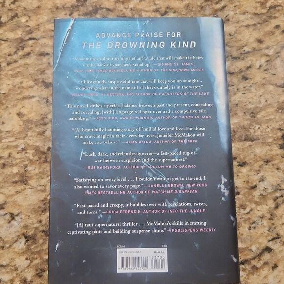 Thriller Book Bundle - Picture 7 of 7